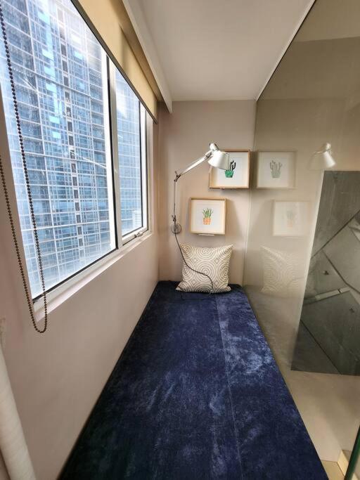 Enjoy Bgc Sunset And Golf Course View 2 Bedroom Loft With 100Mbps Internet Connection Manila Eksteriør billede